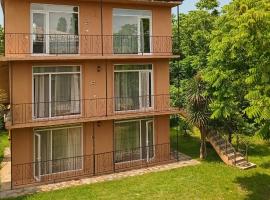 Guest house Gio, hotel v destinaci Kobuleti