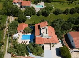 Elegant Villa Versovica with pool near Pula by WiiBuk