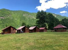 Bungalows-Oaza, cabin in Vusanje