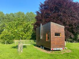 Tiny House in nature near Bruges, minicasa a Beernem