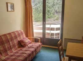 Charmant 2 pièces au pied des pistes avec balcon et casier à skis - FR-1-557-59