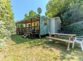 Mobile home Gastes: Gastes şehrinde bir otel