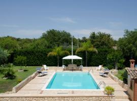 Antica Dimora Arancio Val Di Noto 10 minuti dal mare Free Parking, hotel v destinaci Rosolini