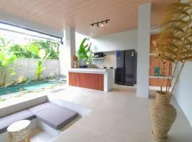 Alodia Villa with pool & kitchen