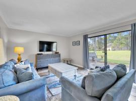 Cozy renovated ground floor unit - Golf Villa - on the Golf Course โรงแรมในเดสติน