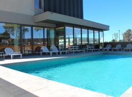 Adonis le Castellet, hotel v destinaci Signes