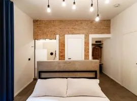 Guesthouse Linaio - The House Of Travelers