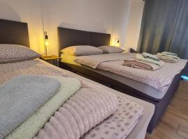 Brne Rooms, hotel in Postojna