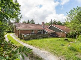 Beautiful Home In Ringkøbing With Sauna, hotel in Nørby
