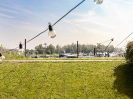 De Sleeuwijkerwaard, beach hotel in Sleeuwijk
