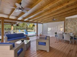 New! Comfy Spacious Villa W- Pool, Jacuzzi, Bbq, cottage sa Juan Dolio