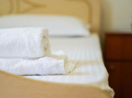 Deluxe groundfloor apartment with beautiful garden for long term rental