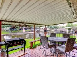 Home on Lake Granbury with Hot Tub 5 Mi to Dtwn!