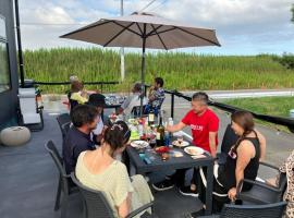 Bonfire Beach Club - Vacation STAY 06134v, hotel v destinaci Katakai