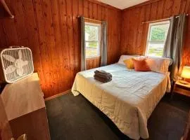 Cozy cabin on the beach of Lake Huron