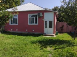 Qafqaz Family Home, cabaña o casa de campo en Gabala