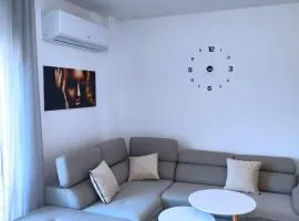 Sabi Apartment Golem Qerret