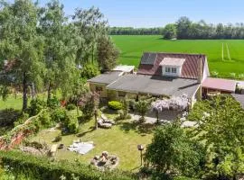 2 Bedroom Nice Home In Harpelunde