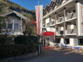 Hotel Tiroler Adler، فندق في لوتاغو