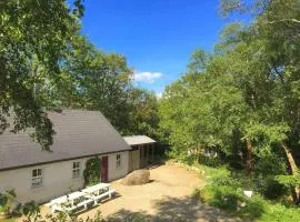 Cottage at the heart of Teapot Lane Glamping