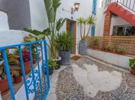 Cute Andalusian townhouse with terrace and views.