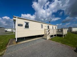 Lovely 6 Berth Caravan With Wi-fi At Sand Le Mere In Yorkshire Ref 71091td, campsite in Tunstall