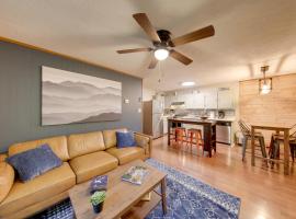 Pet-Friendly Ellijay Cabin in the Woods on 1 Acre!, hotell sihtkohas Ellijay