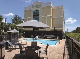 찰스턴 North Charleston에 위치한 호텔 Fairfield Inn & Suites by Marriott Charleston Airport/Convention Center