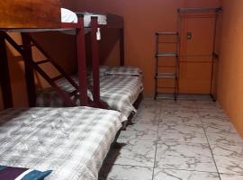 Hospedaje Estrella Del Golf, Playa, Puerto Jimenez, hotel v destinaci Puerto Jiménez