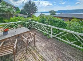 Lovely Home In Klokkarstua With House Sea View