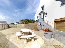 Amazing Apartment In Kerlouan With Wifi