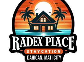 Radex Place Staycation , 2BR, 6 PAX, hotel with parking in Mati