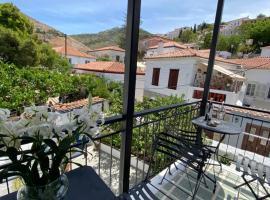 Douskos Uptown Living, pet-friendly hotel in Hydra