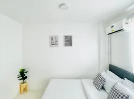 WV 11 Sleek and Cozy Studio