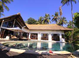 Kembali Villa, hotel with pools in Kubutambahan