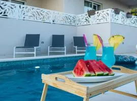 Luxury Poolside Oasis Split