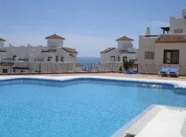 Spacious 6-bed Apartment in Marina de la Alcaidesa