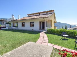 4 Bedroom Stunning Home In Roccadaspide, three-star hotel in Roccadaspide