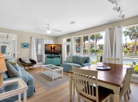 Destiny Beach Villas #11B- Beach Oasis, hotel in Destin