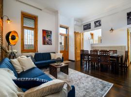 Rustic Downtown Apartment 106 m2