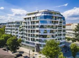 HOT Main Square Newly Built Modern Apartment