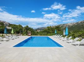 Apartments Juranić, hotel cerca de Mount Obzova, Baška