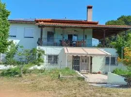 Villa Potamos