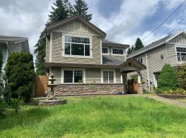 2 Bedroom 1 Bath in SHARE HOUSE at Coquitlam Central Mall & skytrain, hotel v destinaci Port Coquitlam
