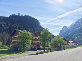 Villa Flora by AMA Val di Fassa, hotel with hot tubs in Canazei