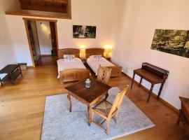 Lodge LES JARDINS D'ESPALADOUS，位于Saint-Pierre-Eynac的宠物友好酒店