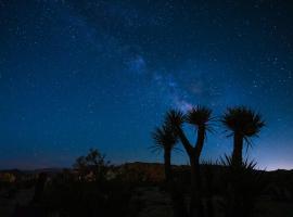 Skelton Compound, ξενοδοχείο σε Twentynine Palms