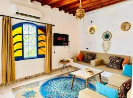 Blue Villa in Lighthouse