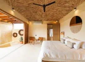 Casa Borka LUXURY FULLY FURNISHED BEACH CONDOS WITH POOL