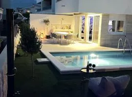 Luxury apartment Black Pearl Beluga with private Pool and Jacuzzi